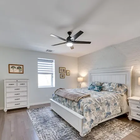 Cozy Lenoir Apartment Walk To Downtown!